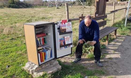 Libri: a Vitinia, FrigoBook trasforma i frigoriferi in biblioteche