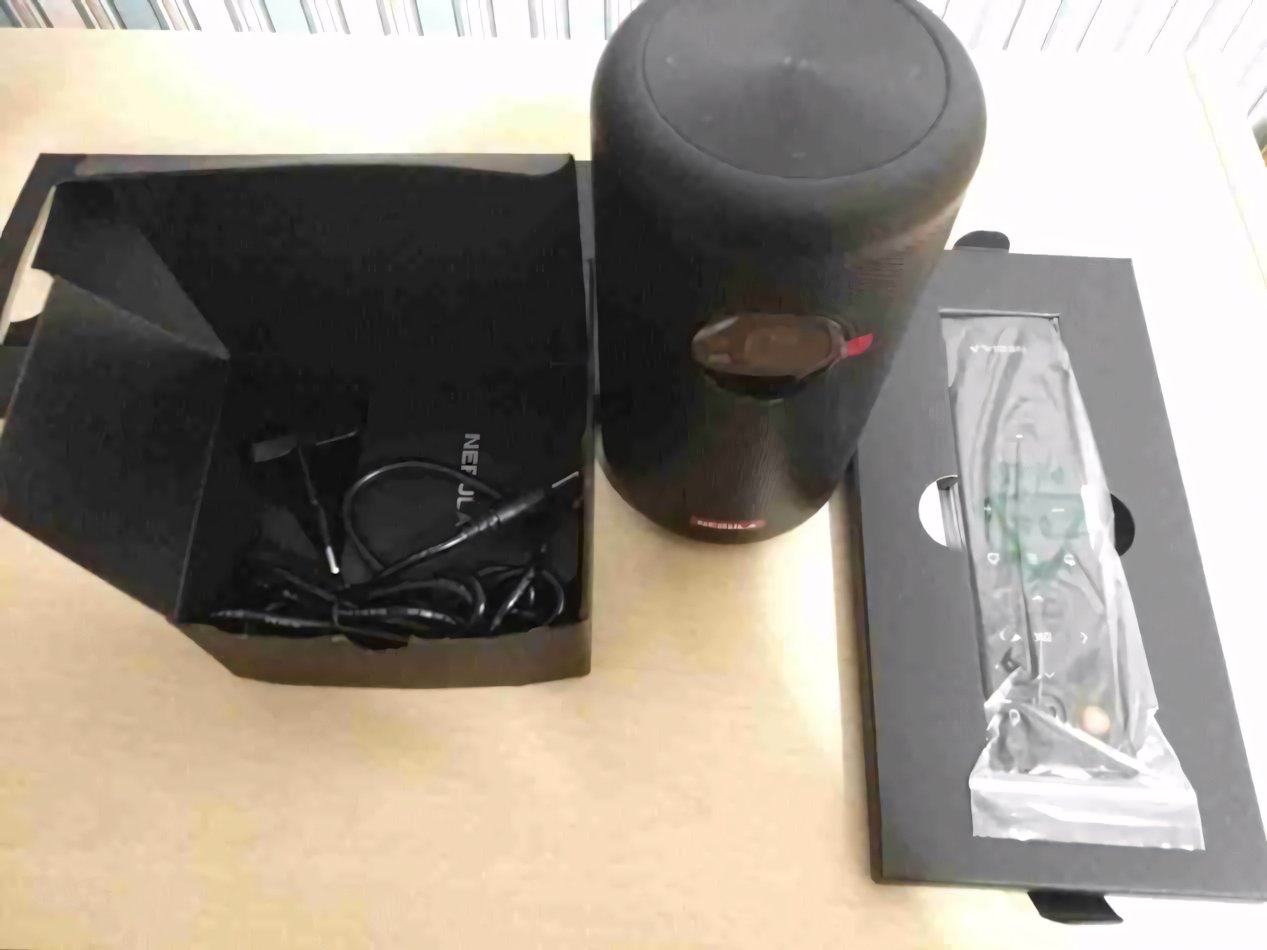 Recensione Anker Nebula Capsule Max: proiettore poco più grande di una lattina