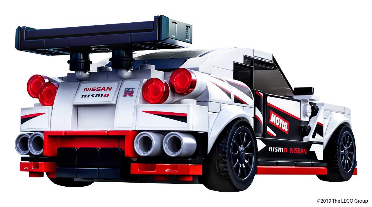 LEGO: ecco la versione in mattoncini della Nissan GT-R NISMO