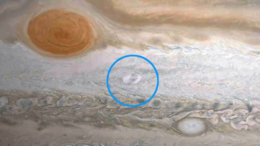 Giove: astrofilo scopre una nuova macchia