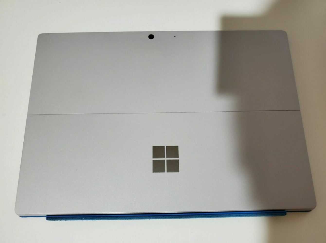 Surface Pro 8: un prototipo in vendita su eBay