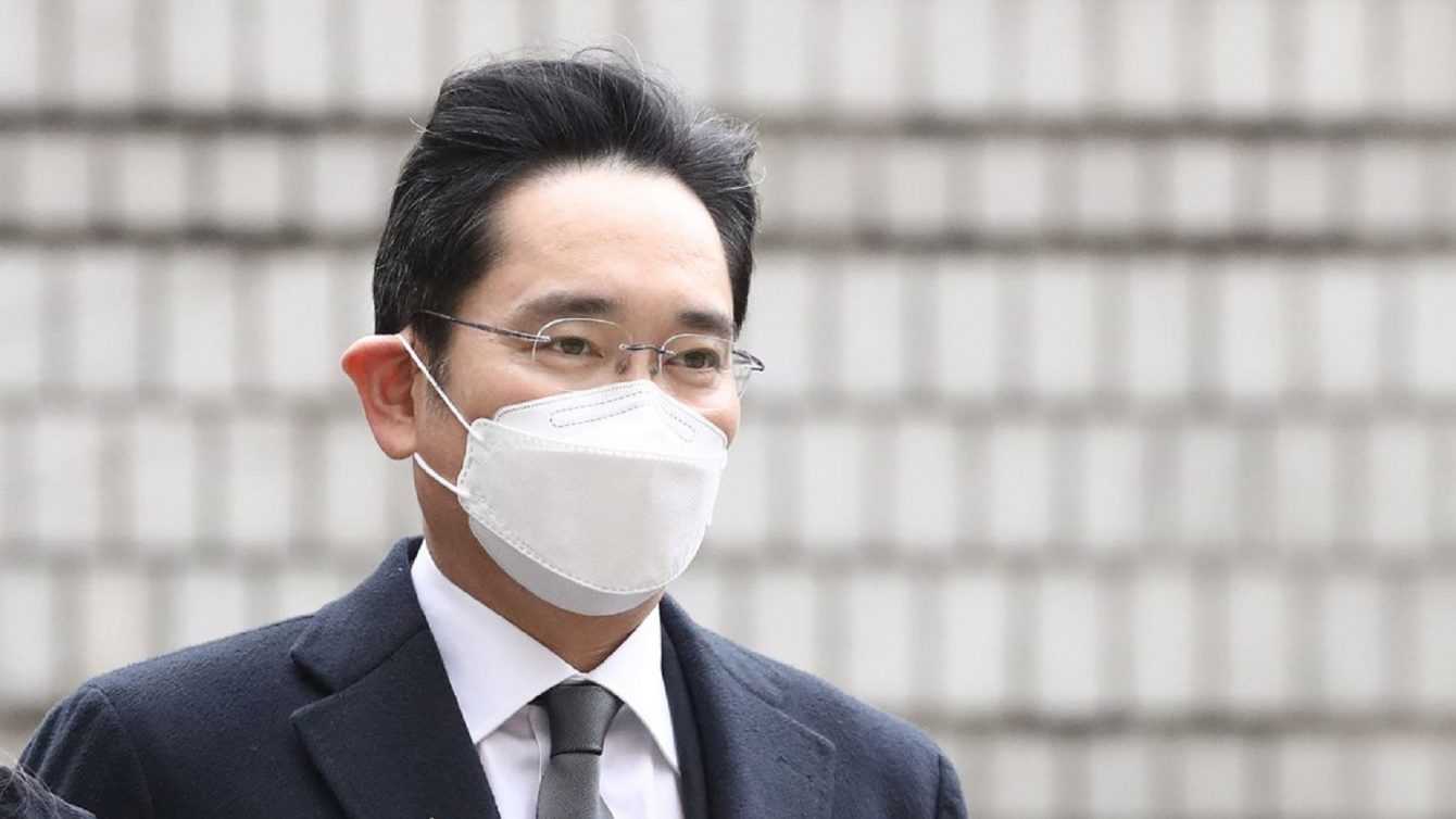 Samsung: l'erede della società è stato condannato per corruzione