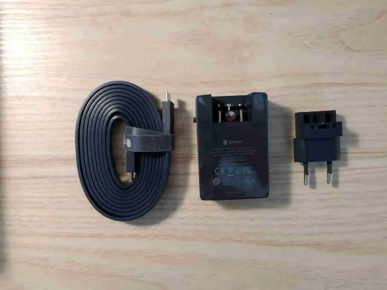 Recensione Einova Sirius 65W: caricatore universale compatto e performante