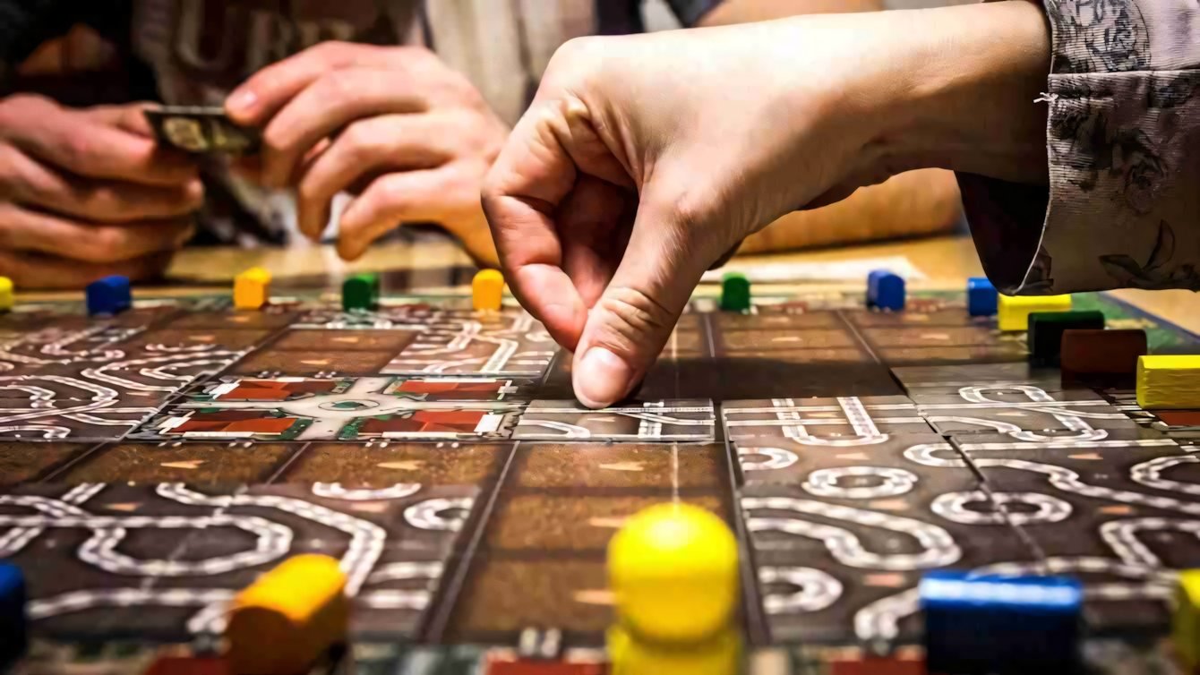 5 giochi da tavolo da giocare con amici e famiglia