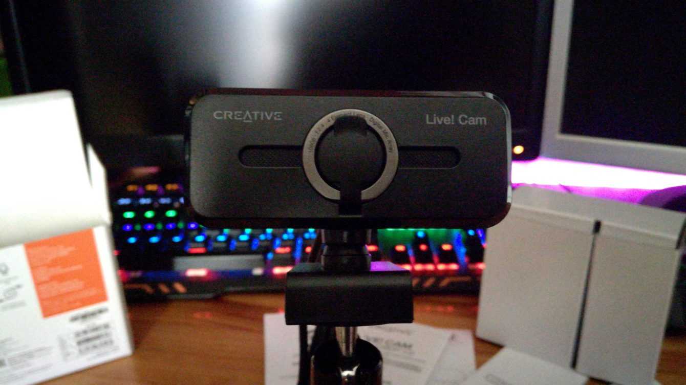 Recensione Creative Live!Cam 1080p V2: la webcam compatta