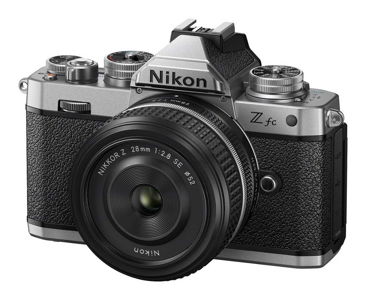 NIKON Z fc: between innovation and tradition