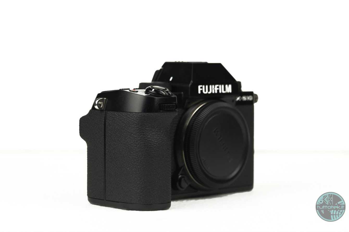 Fujifilm X-S10 review: striking new layout