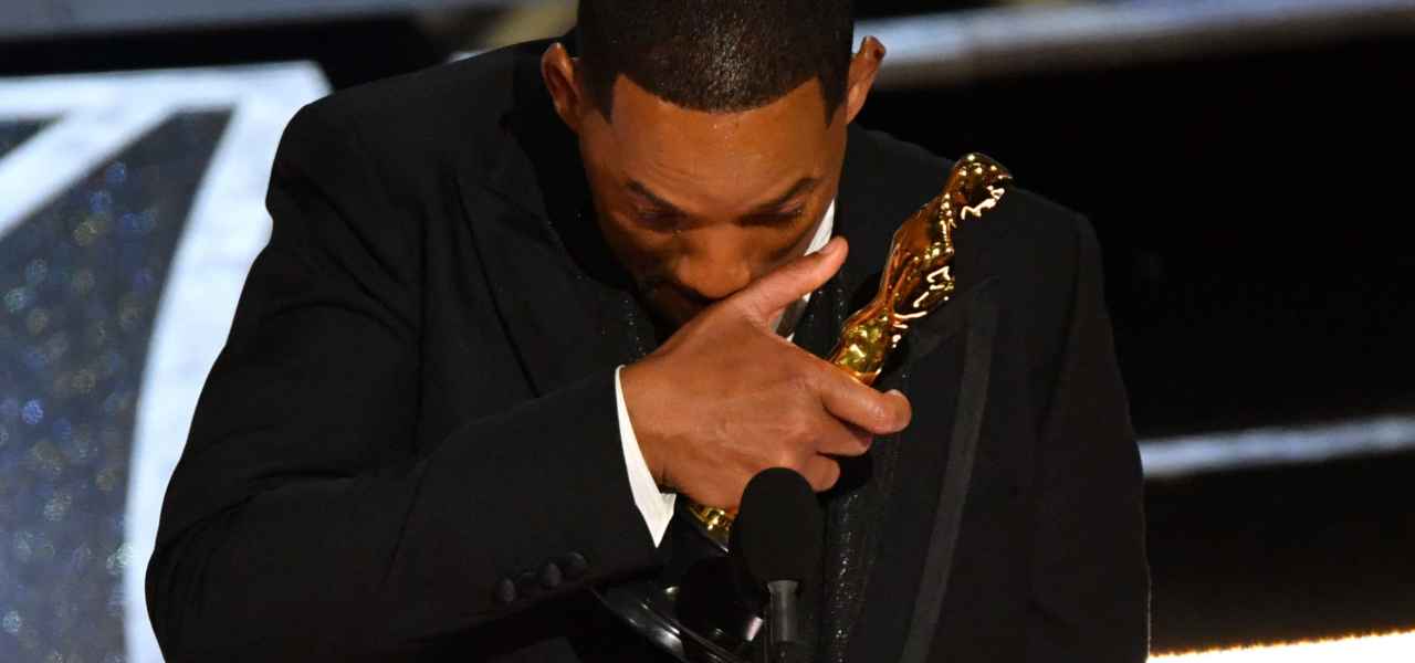Notte degli Oscar 2022: Will Smith picchia Chris Rock