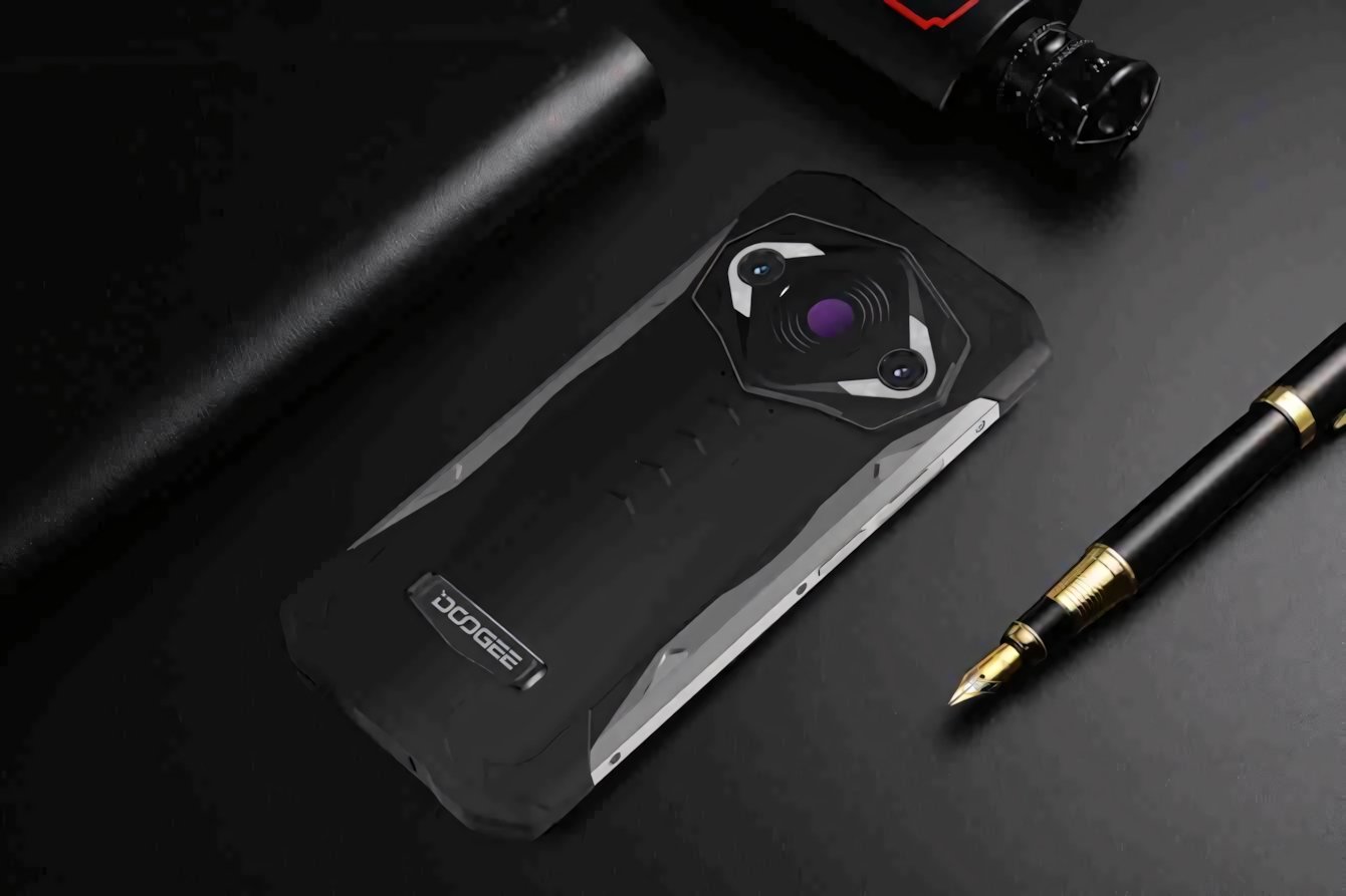 Doogee S98 Pro: lo smartphone "alieno" in arrivo a maggio