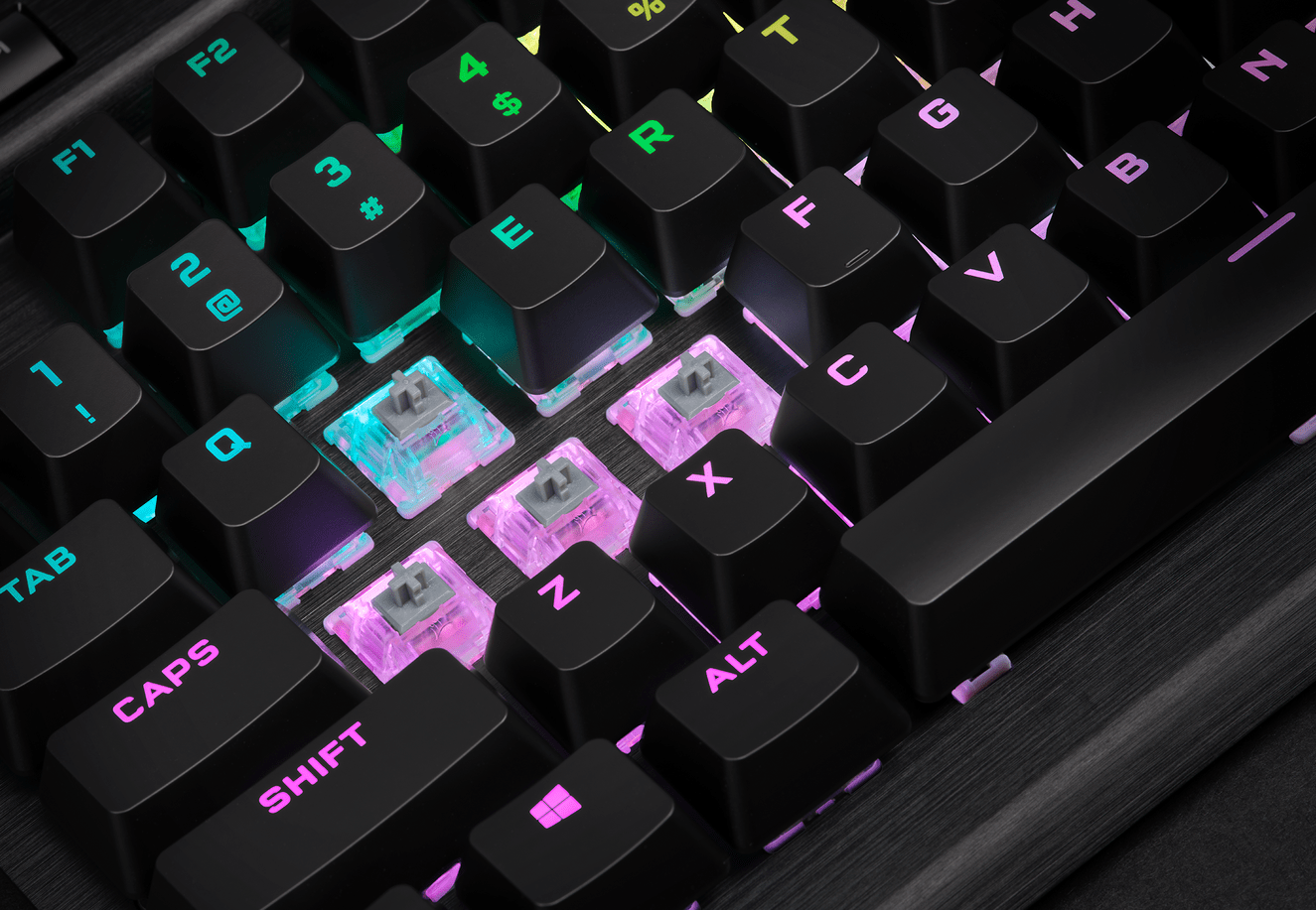 CORSAIR K70 RGB TKL: la tastiera gaming opto-meccanica