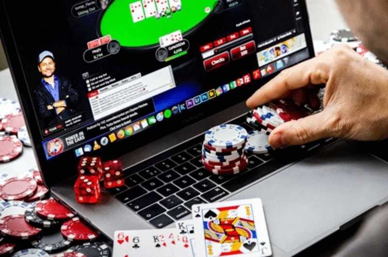 Poker online con soldi veri: un po’ di conoscenza di matematica e statistica aiuta