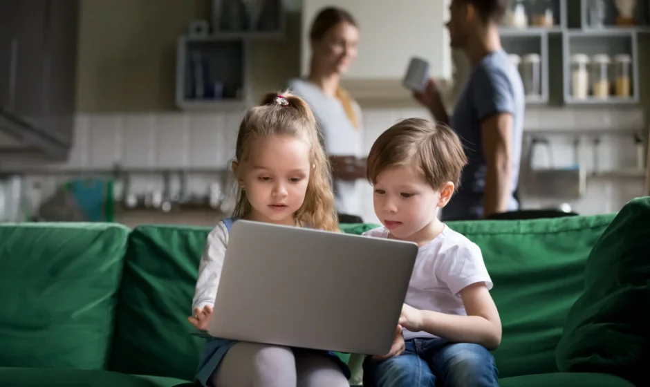 Come controllare i dispositivi dei figli adolescenti: 5 migliori app Android per monitoraggio parentale