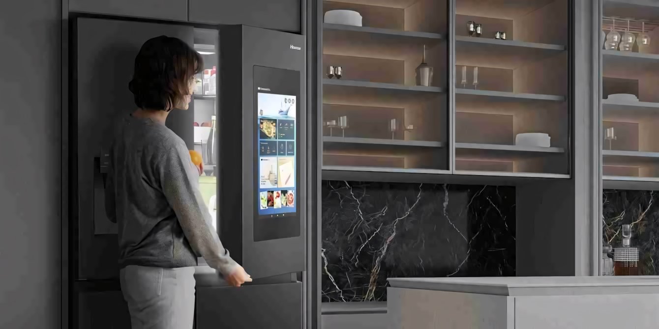 Hisense: presentato il nuovo frigorifero cross door RQ760N4IFE