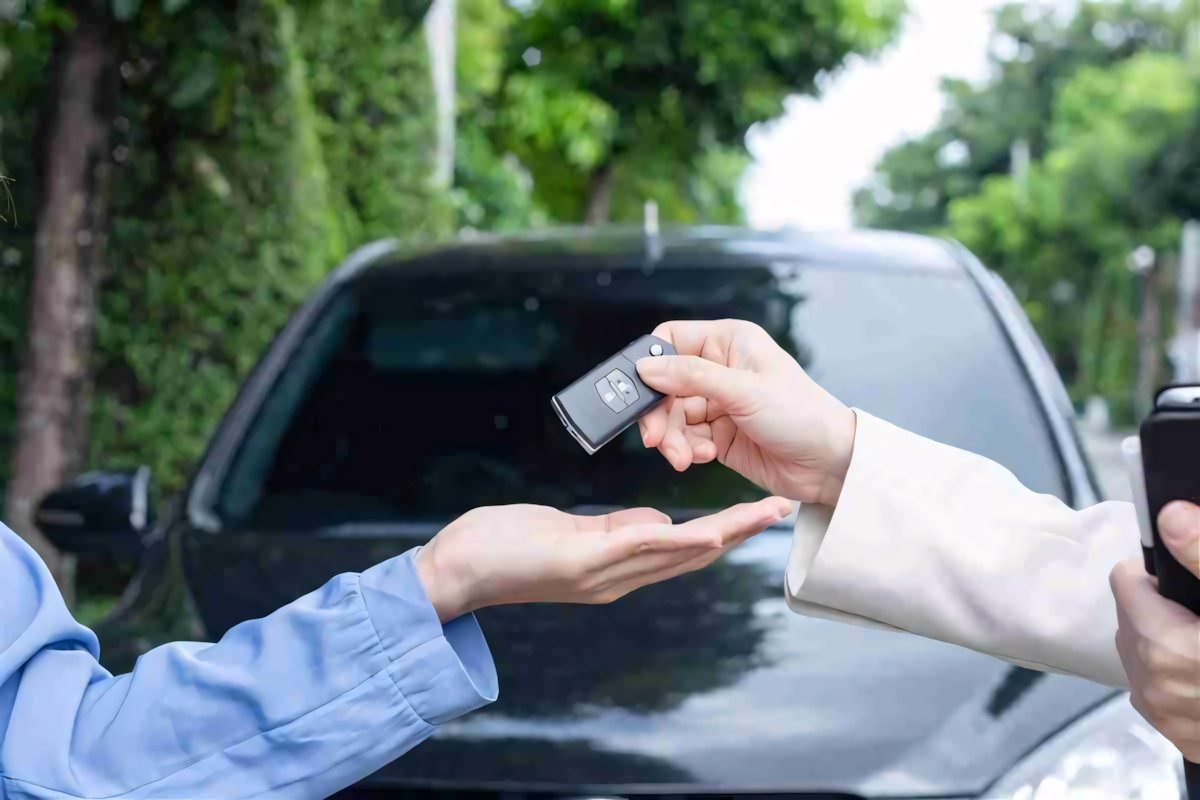 I documenti obbligatori da avere in auto: ecco quali sono nel 2024