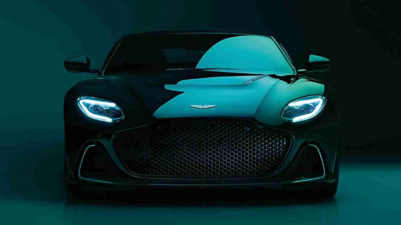 Aston Martin V12: la morte può attendere!