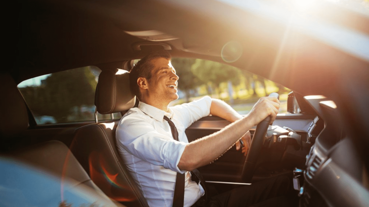 Come pulire la tappezzeria in pelle dell'auto?