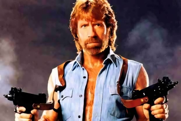 Il ritorno di Chuck Norris nello sci-fi Agent Recon