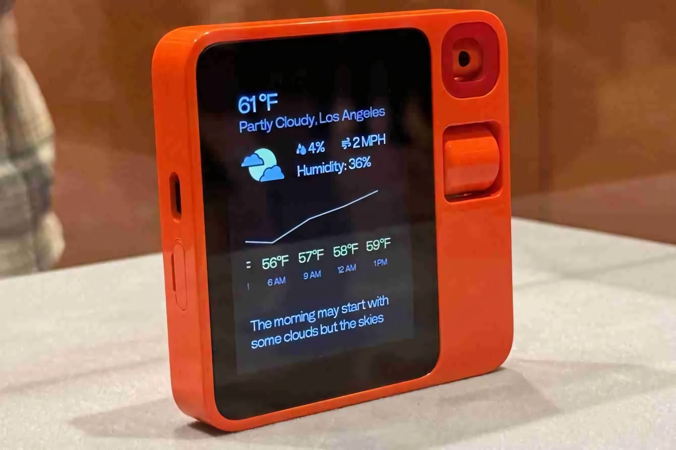 Rabbit r1: che cos'è e come funziona il nuovo assistente AI