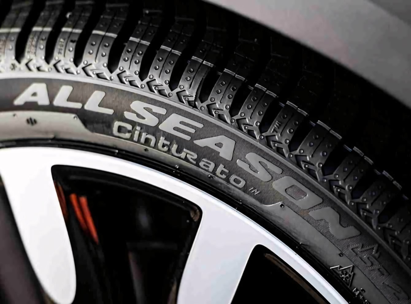 Pirelli Cinturato All Season SF3: nuovo set di pneumatici 4 stagioni