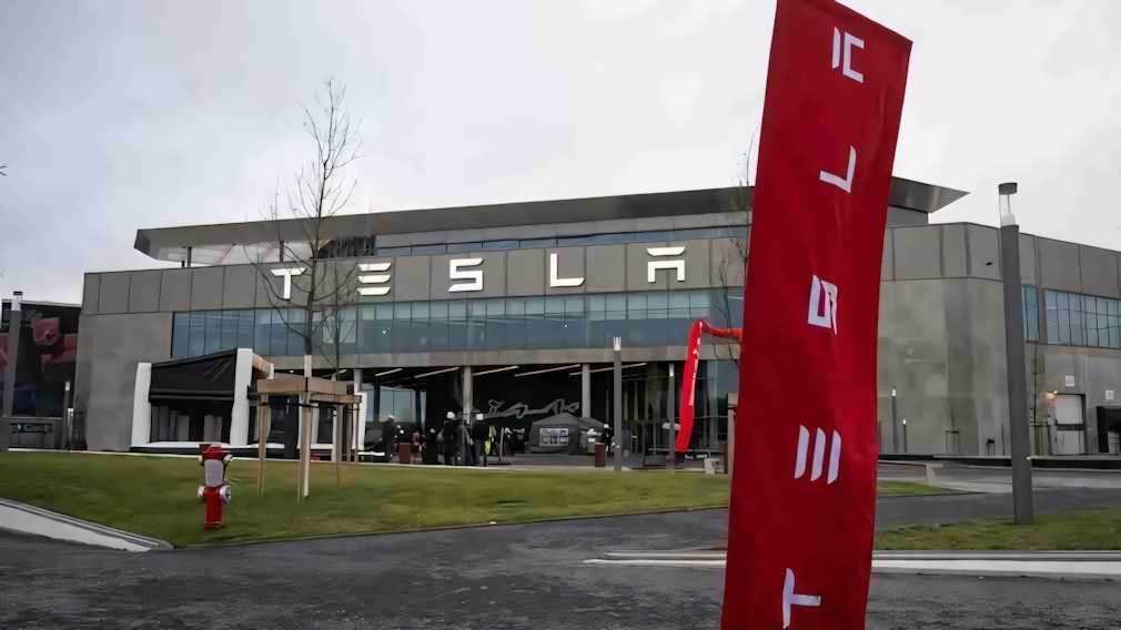 Tesla sabotata da Vulkangruppe, un gruppo di estrema sinistra