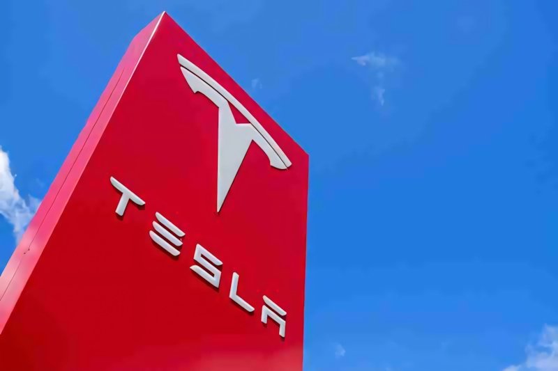 Tesla: lo sciopero in Svezia continua