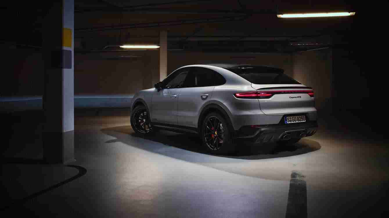 La nuova Porsche Cayenne GTS ora ha il biturbo V8