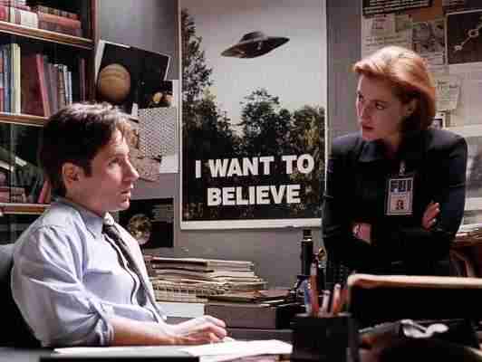 X-Files: dove vedere tutte le stagioni della serie fantascientifica di successo!