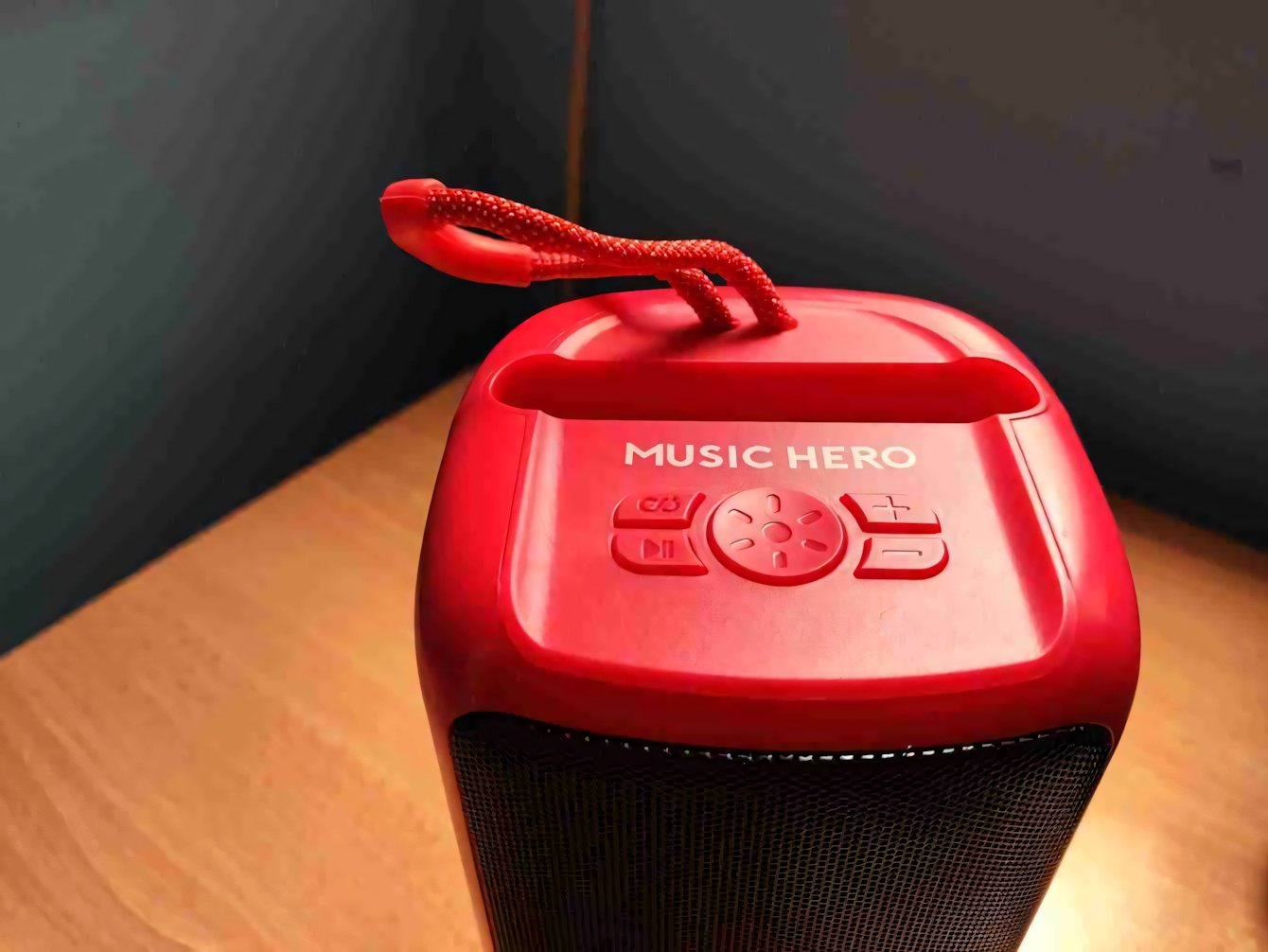 Recensione SBS Miami 6W, lo speaker alla moda ed impermeabile ideale per la spiaggia