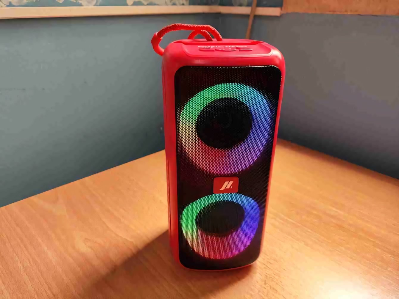 Recensione SBS Miami 6W, lo speaker alla moda ed impermeabile ideale per la spiaggia