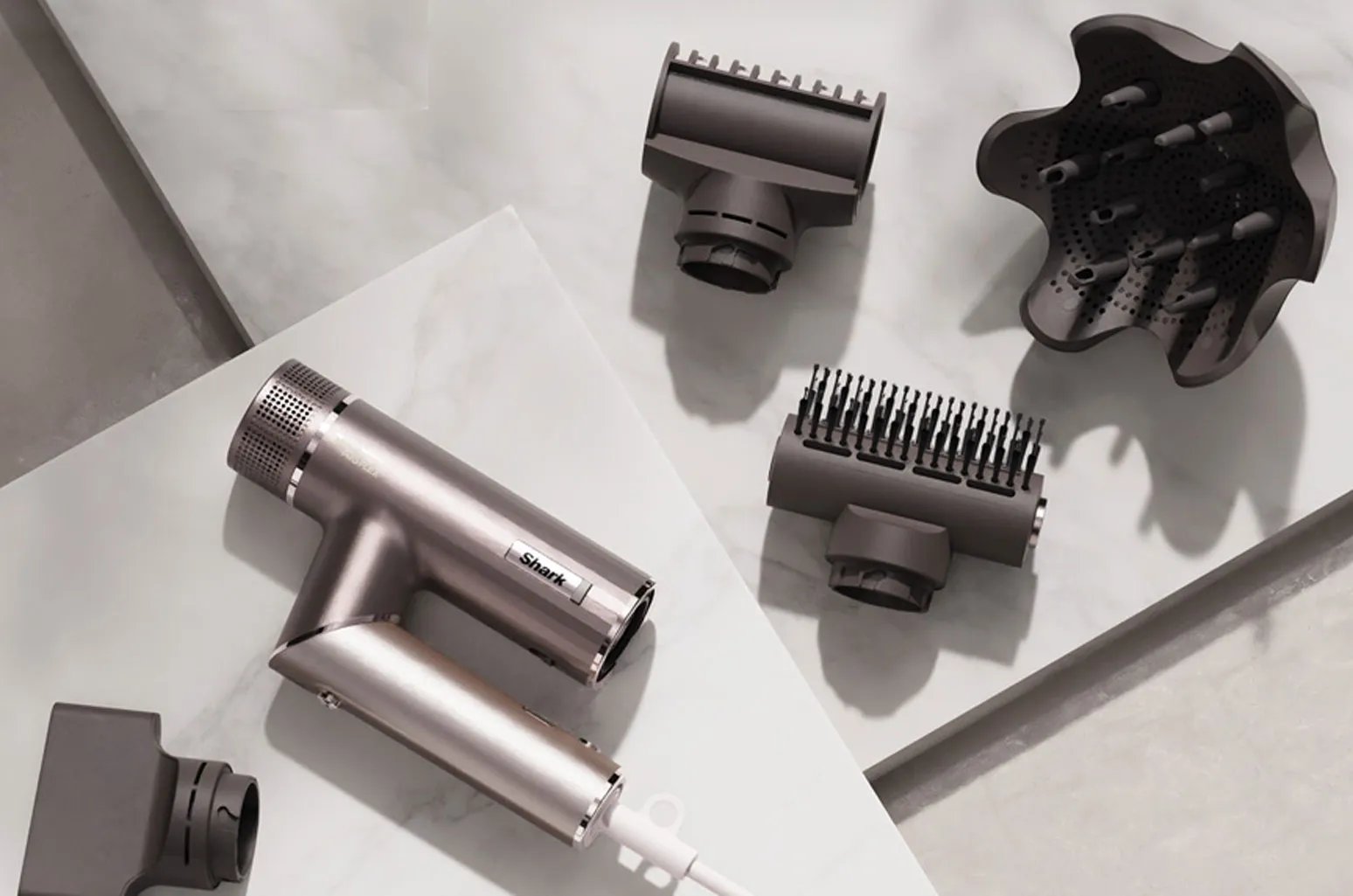 Shark Beauty presenta i nuovi Shark FlexFusion e Shark FlexFusion STRAIGHT