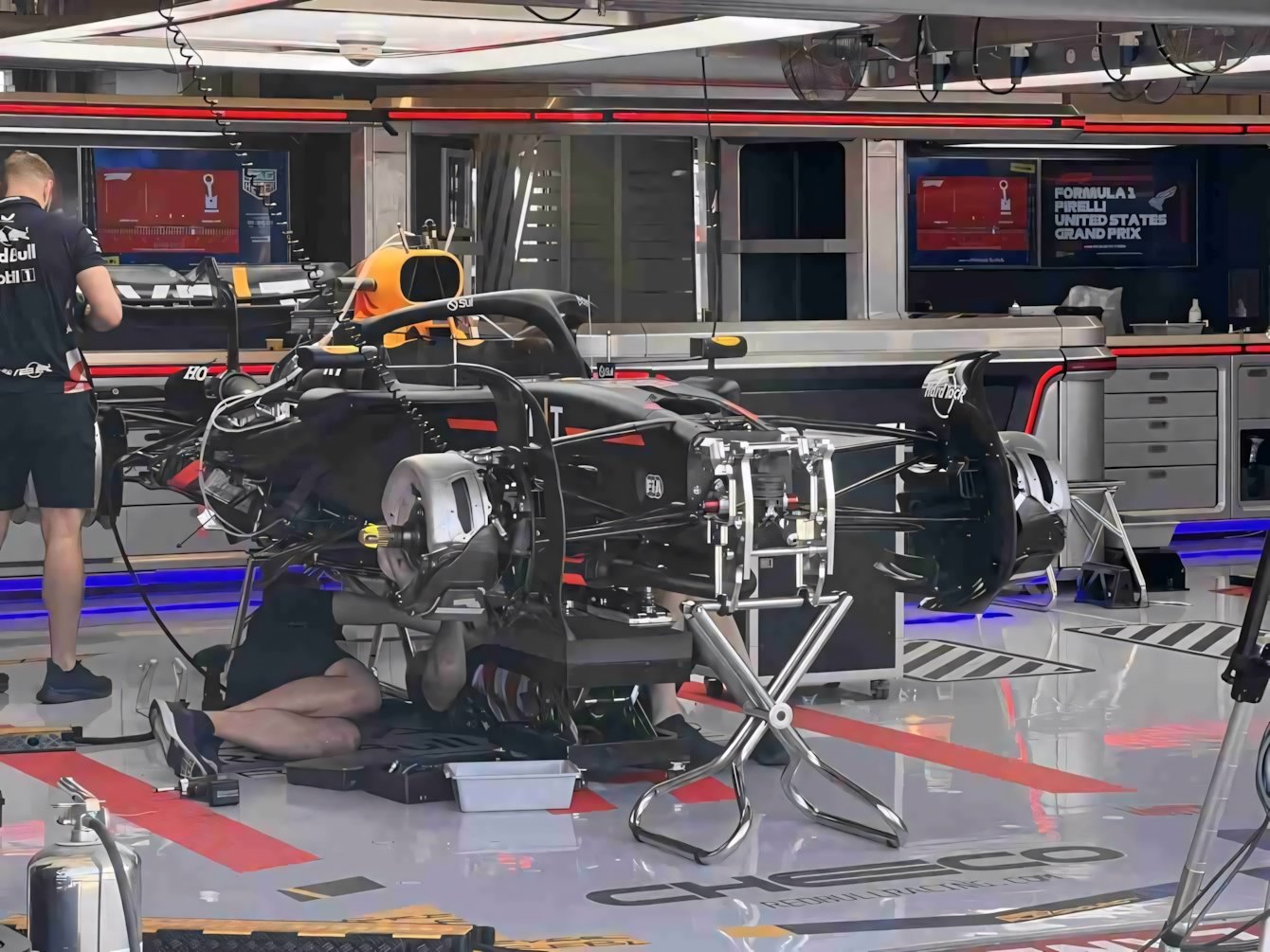 Scandalo T-tray in F1: Red Bull ammette, ma si difende
