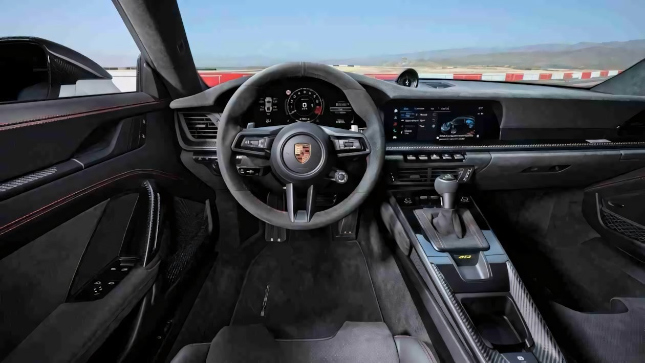 Porsche 911 GT3 2024: un restyling aggressivo