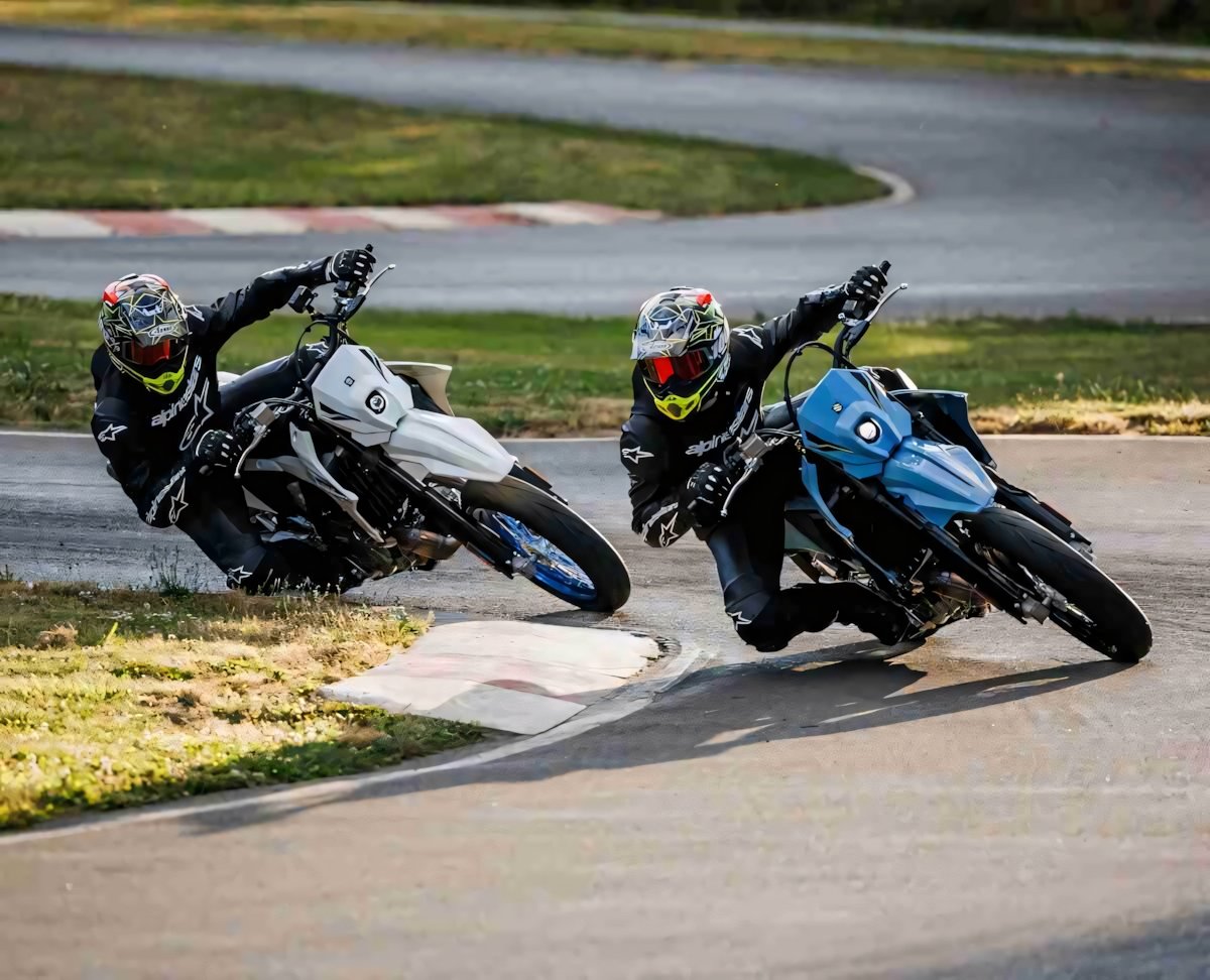 Suzuki presenta le nuove DR-Z4S e DR-Z4SM a EICMA 2024