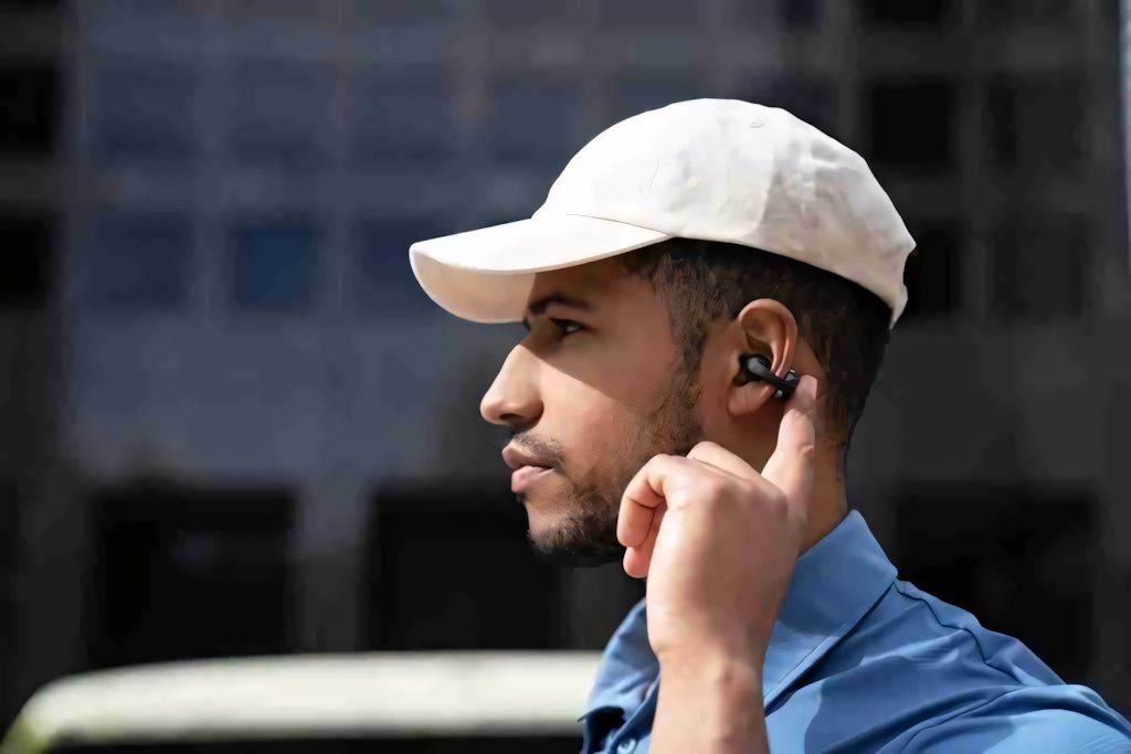 SHOKZ OpenDots ONE: i nuovi auricolari true wireless open-ear a clip