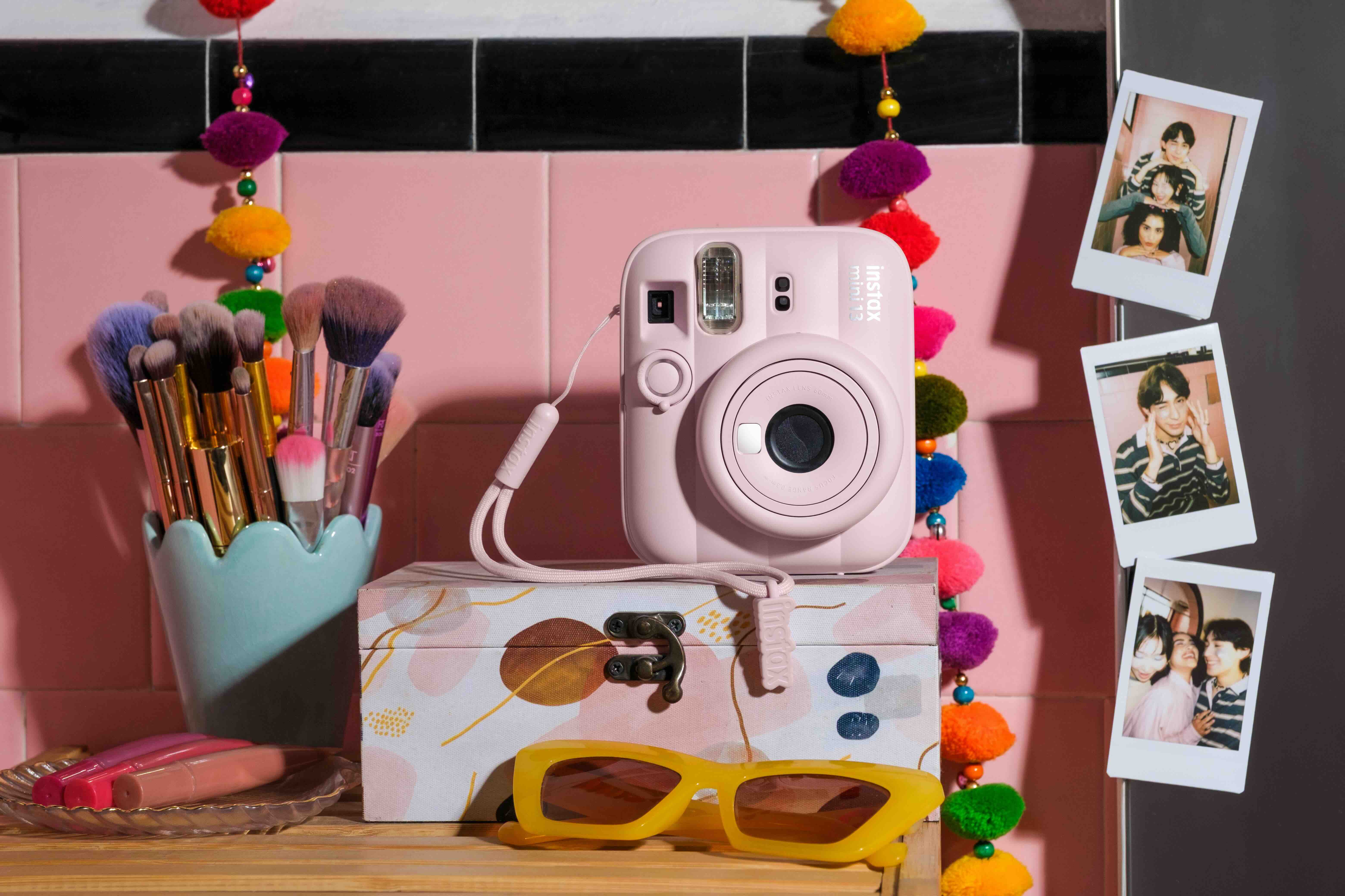 Fujifilm: annunciato il debutto della instax mini 13 e altre novità