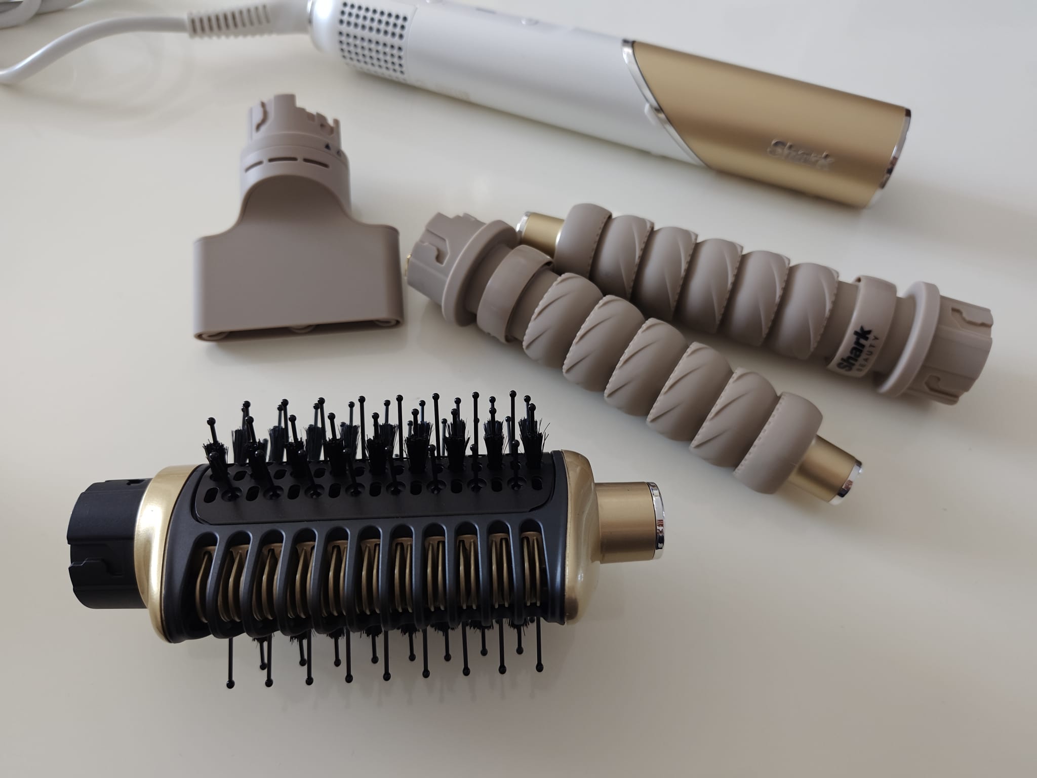 Recensione Shark Glam Set 5-in-1: uno styler pensato per chi cerca piega rapida e più versatilità