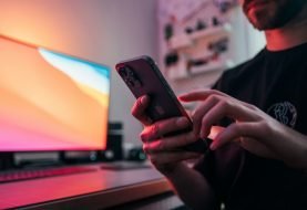 Come si adatta la grafica di un gioco sia agli smartphone economici che a quelli di fascia alta