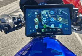 Recensione Carpuride 702RS Pro+TPMS: Android Auto, radar e pressione gomme direttamente sulla moto