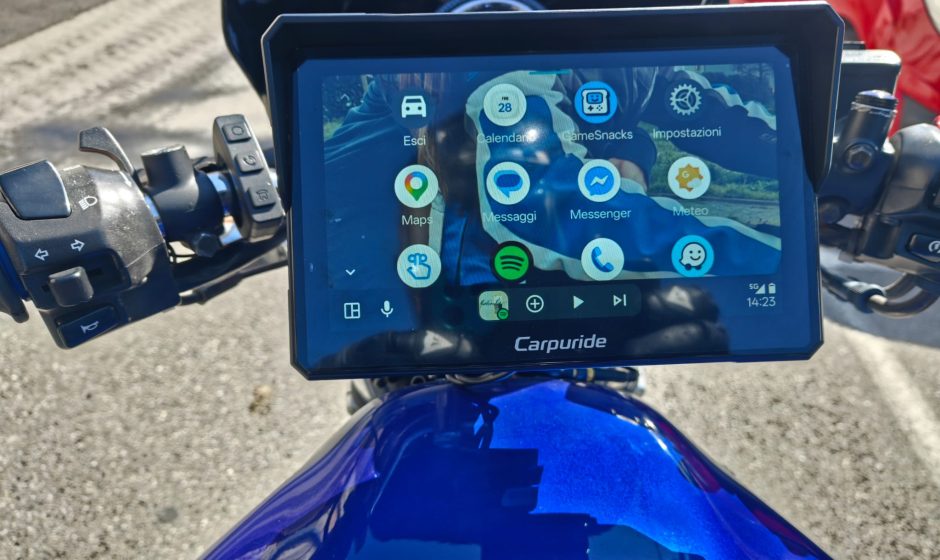 Recensione Carpuride 702RS Pro+TPMS: Android Auto, radar e pressione gomme direttamente sulla moto