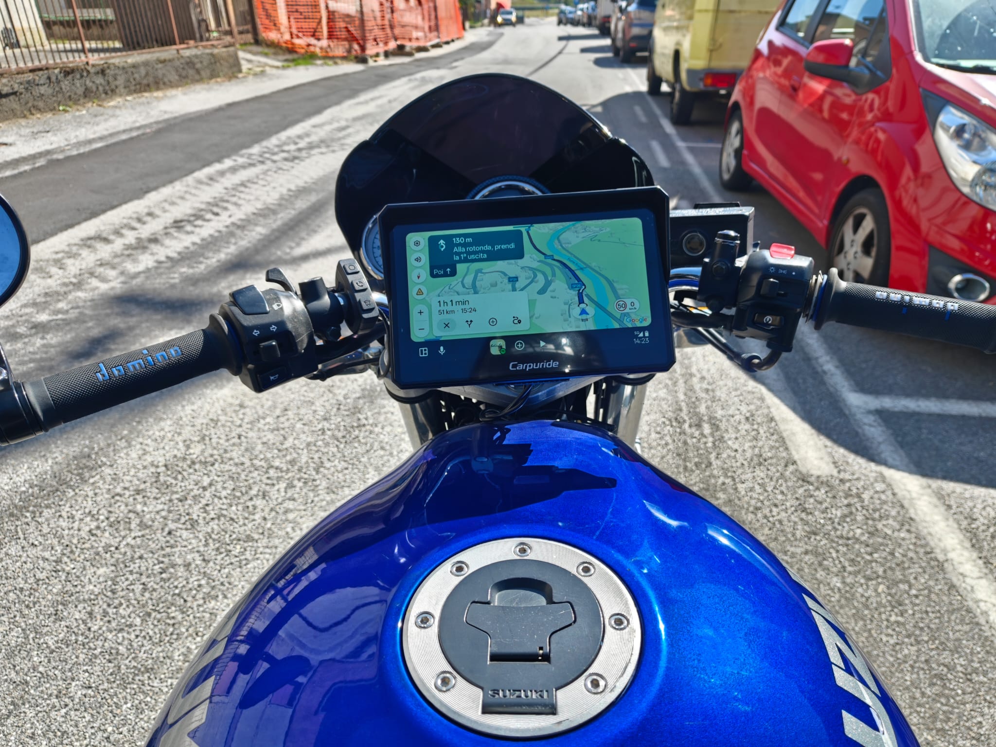 Recensione Carpuride 702RS Pro+TPMS: Android Auto, radar e pressione gomme direttamente sulla moto