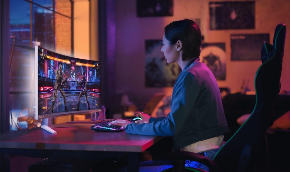 Philips Evnia 34M2C8600P: qualità visiva QD-OLED e gaming ultrawide a 280 Hz