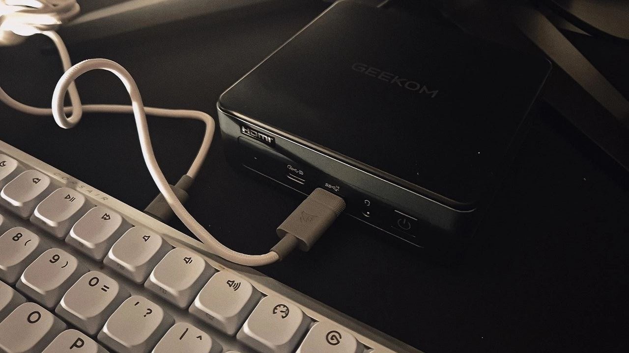 Recensione GEEKOM Air12 2026 Edition: piccolo nelle dimensioni, concreto nella produttività
