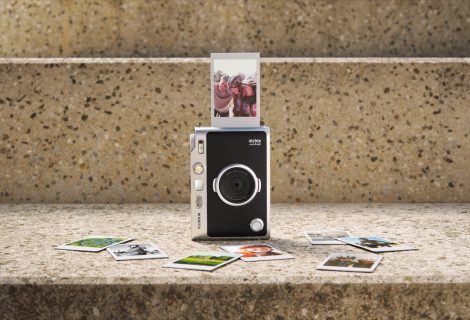 Fujifilm presenta la nuova instax mini Evo 2: la creatività incontra il movimento