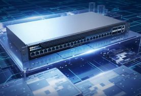 QNAP presenta il nuovo switch QSW-M7230P-2X4F24T